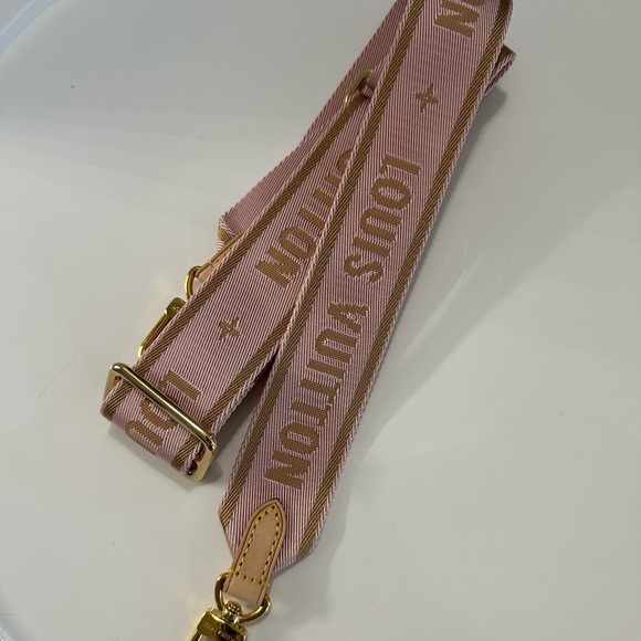 Louis Vuitton Pink Strap with Gold Clips - Picture 6 of 6